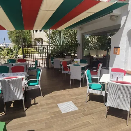 Deluxe Castle Harbour