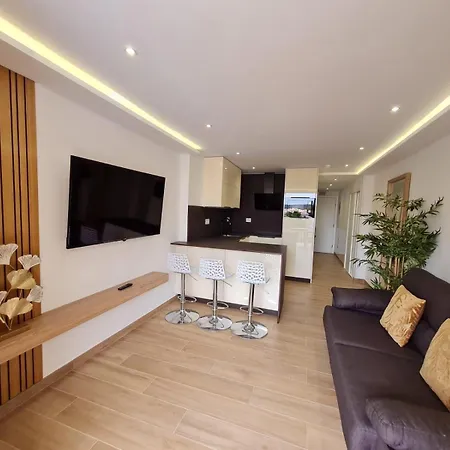 Deluxe Castle Harbour