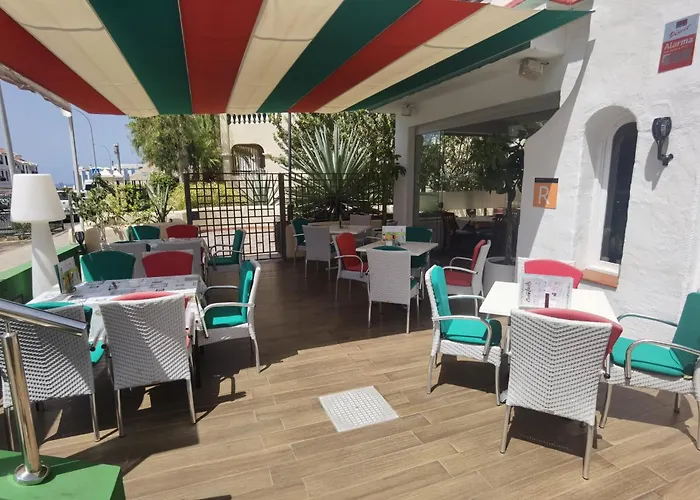 Deluxe Castle Harbour