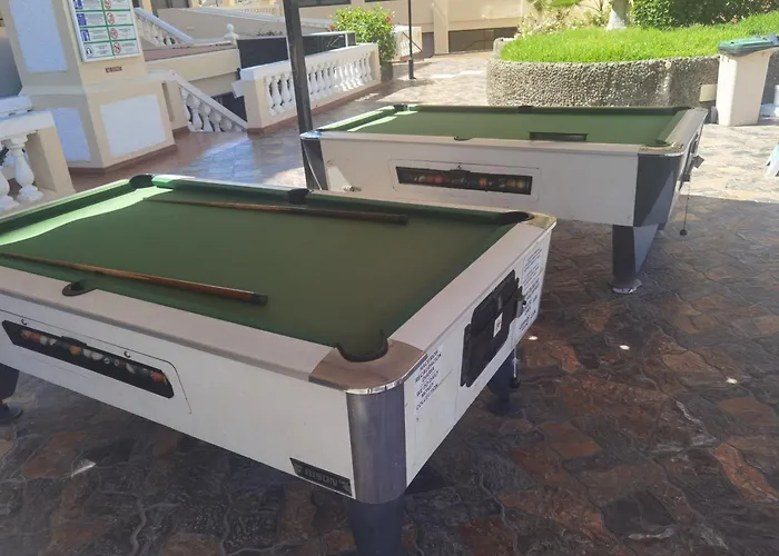 Deluxe Castle Harbour